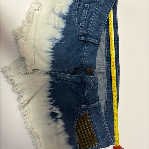 Guess Classic Midwash Denim Shorts - Blue - Picture 4 of 9